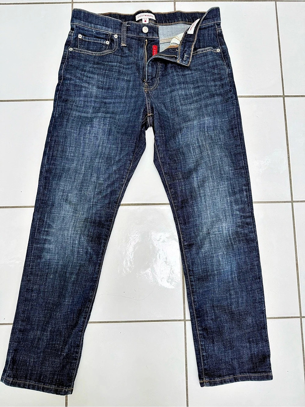 Lucky Brand 410 Athletic Straight Jeans Straight Leg Jeans in Blue Waist 32/30